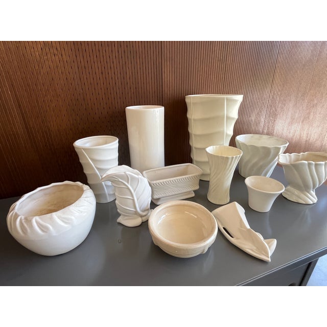 Vintage Cream/White Pottery Ceramics 40s McCoy/Bauer/Usa/Catalina Lot (12) For Sale - Image 4 of 16