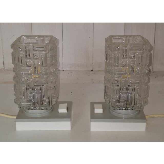 Vintage Bedside Lamps with Grey and White Plastic Base and Clear Cuboid Relief Glass Shade by Graewe, 1970s, Set of 2, in...