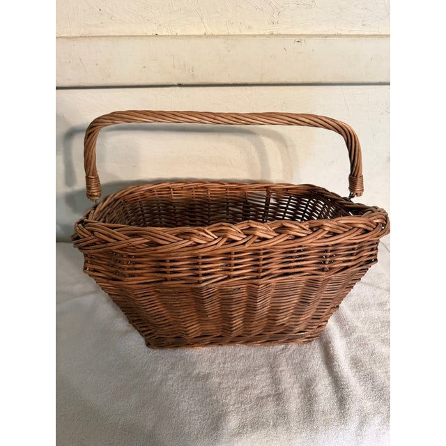 French Vintage Wicker French Market Basket With Bicycle Mount & Carrying Handle For Sale - Image 3 of 12