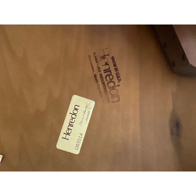 Mid 20th Century Vintage Henredon French Provincial Round Accent Table - Ornate Carved Wood Side Table For Sale - Image 5 of 7