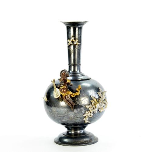 This exquisite pair of vases combines artistic refinement with rich symbolism, exuding luxury and romance. Its natural...