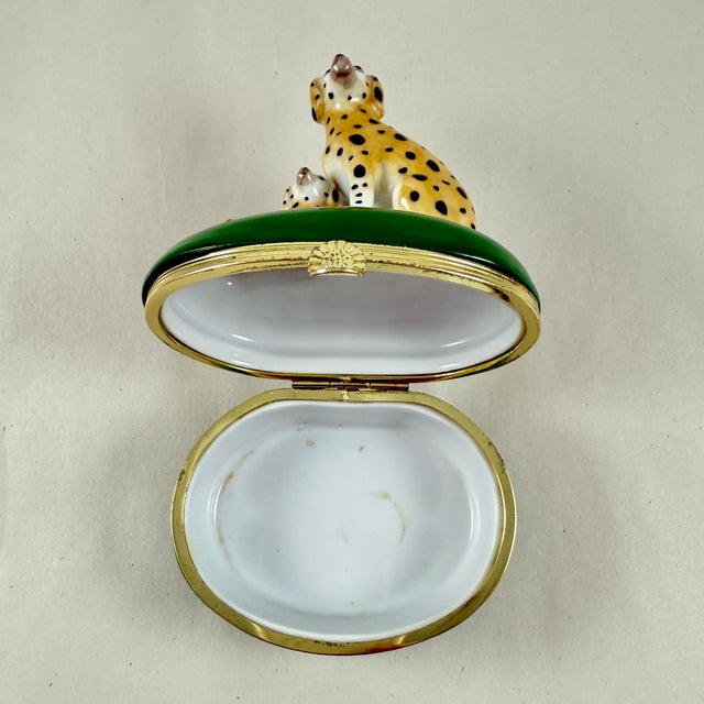 Fitz & Floyd Spotted Dogs Porcelain Trinket Box For Sale In Philadelphia - Image 6 of 10