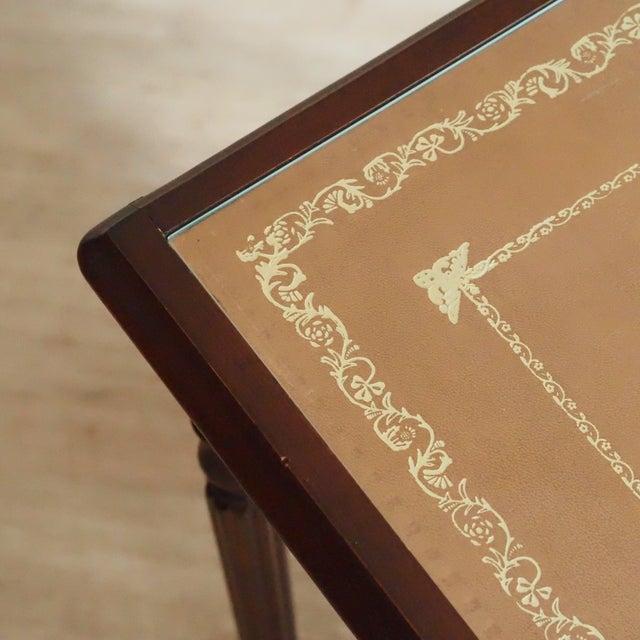 Regency Mahogany Nesting Tables with Glass Tops, Set of 3 For Sale - Image 4 of 9