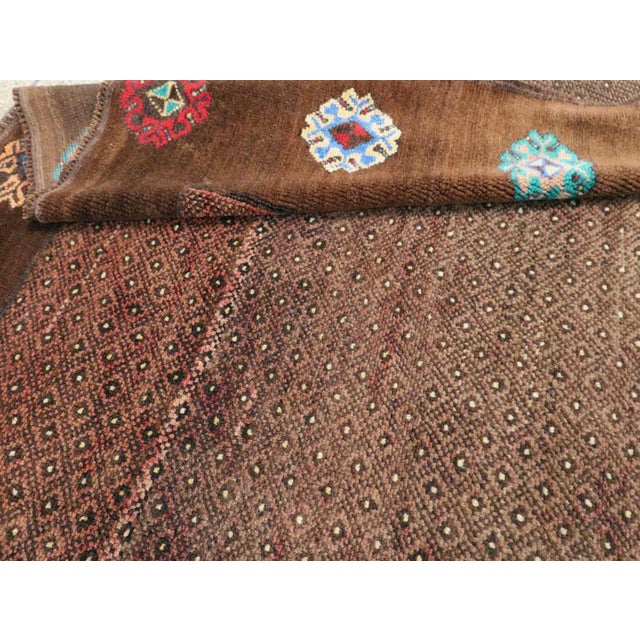Textile Galerie Shabab Collection Mid-20th Century Turkish Anatolian Gallery Carpet For Sale - Image 7 of 7