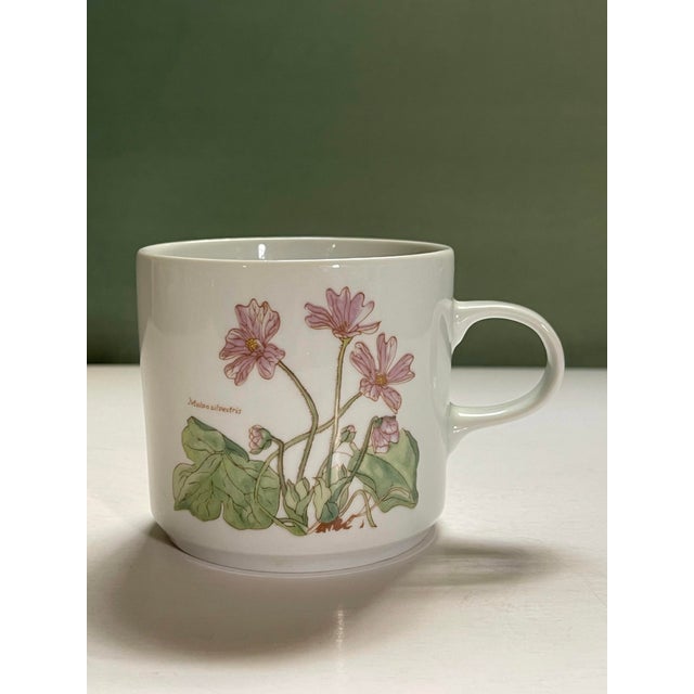 Ceramic Late 20th Century Wildflower Coffee Mugs- Set of 4 For Sale - Image 7 of 9