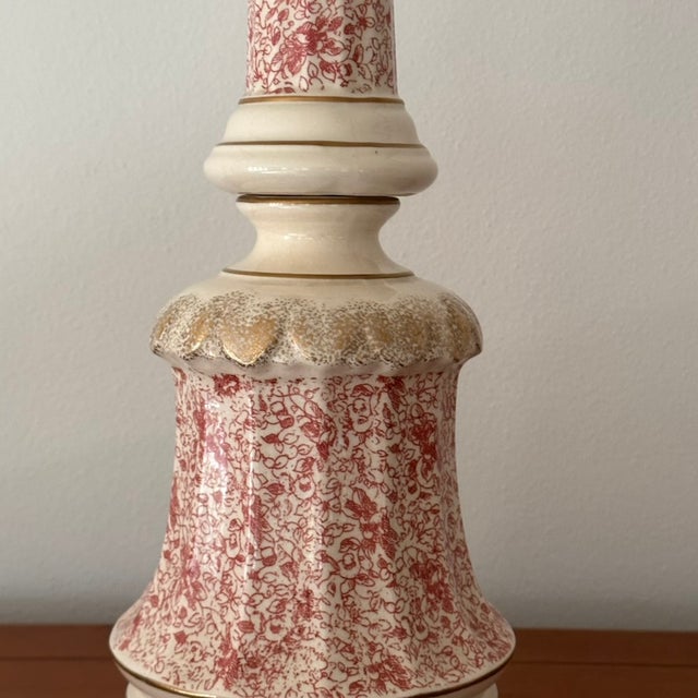Vintage Mid-Century Tall Ceramic Pink Floral Toile Pattern Lamp W/ Gold Accents For Sale In Milwaukee - Image 6 of 10