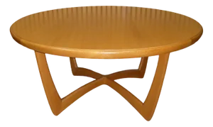 Mid-Century Round Coffee Table in Light Wood, 1950s-1960s