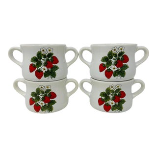 1970s Nelson McCoy Strawberry Country Soup Bowls - Set of 4 For Sale