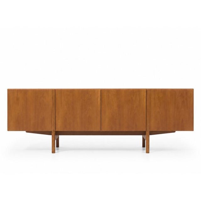 Mid-century modern scandinavian sideboard in teak by ib kofod larsen for faarup mobelfabrik. Vintage exceptional...