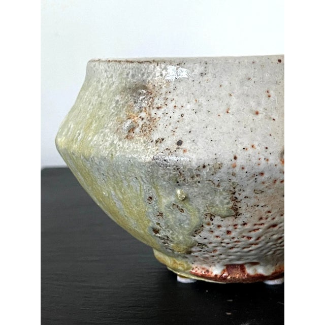Japonisme American Studio Ceramic Bowl in Shino Glaze by Warren MacKenzie For Sale - Image 3 of 13