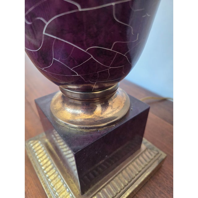 Purple Mid 20th Century Hollywood Regency Brass & Purple Crackle Metal Table Lamp For Sale - Image 8 of 9