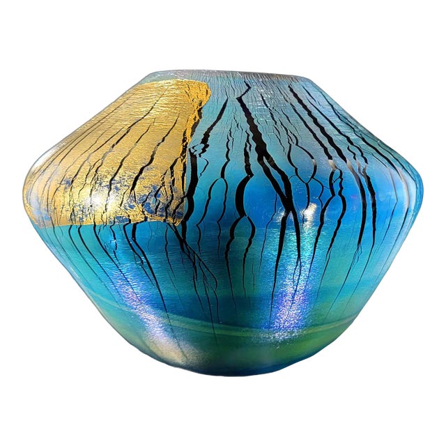 1980s Robert Eickholt Large 8" Hand Blown Gold Leaf Iridescent Volcano Vase For Sale
