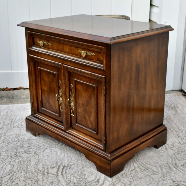Brown Drexel Wood Nightstand Vintage Commode Traditional Bachelor Chest Brass For Sale - Image 8 of 9