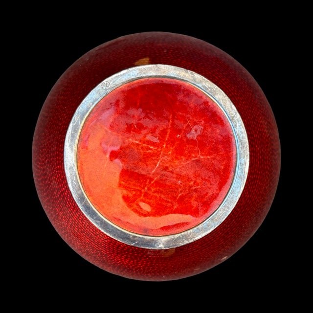 Early 20th Century Antique Japanese Sato Ginbari Pigeon Blood Cloisonné Vase With Crane & Cherry Blossom, Marked For Sale - Image 5 of 5