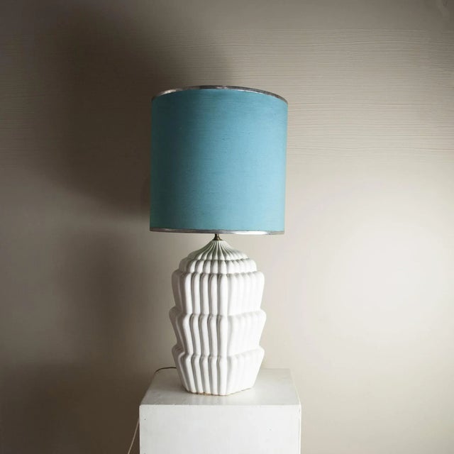1960s Italian Enameled Ceramic and Brass Table Lamp attributed to Tommaso Barbi, 1960s For Sale - Image 5 of 7