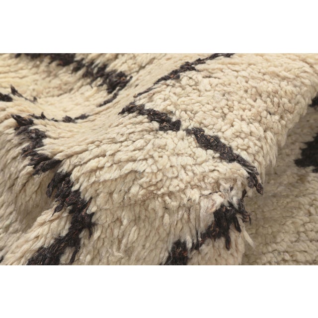 Vintage Azilal Boucherouite Moroccan Rug, 03'07 X 05'09 For Sale In Dallas - Image 6 of 10