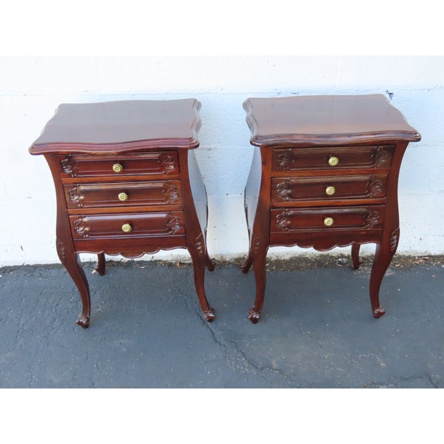 French Bombay Serpentine Nightstands Bedside Tables a Pair 6653 For Sale - Image 13 of 18