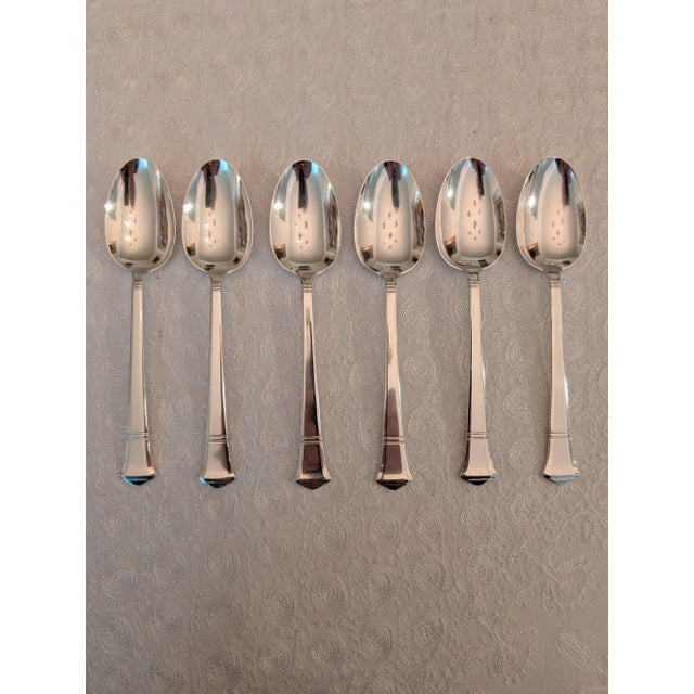Beautiful, simple, and elegant. Add to your other "Windham" pieces or mix with the patterns you already have. This sleek...