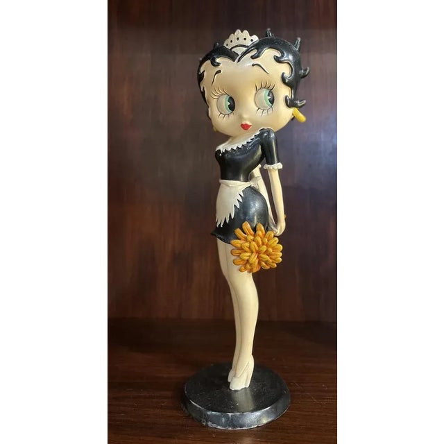Betty boop in sexy waitress version. The conditions are very good, it does not have ruptures of any kind. produced in 2008...