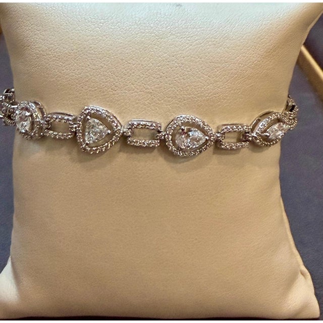 Silver 6.45 Ct Natural Trillion, Square , Round & Marquise Shape Diamond Bracelet 18kg For Sale - Image 8 of 8