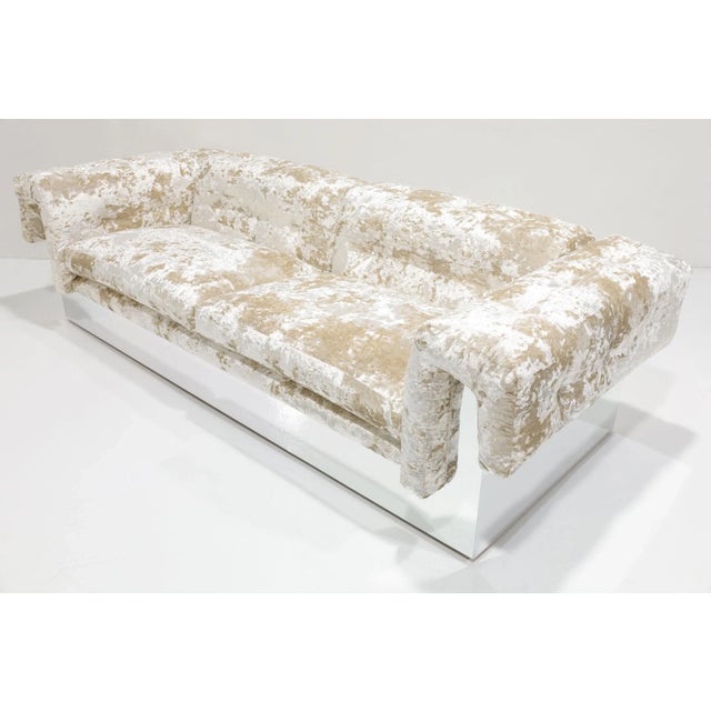 Milo Baughman Button Tufted Chrome Sofa in a Crushed Velvet For Sale In Dallas - Image 6 of 9