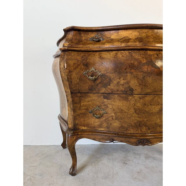 French Italian Louis XV Style Bombe Burlwood Chest With Cabriole Legs For Sale - Image 3 of 18