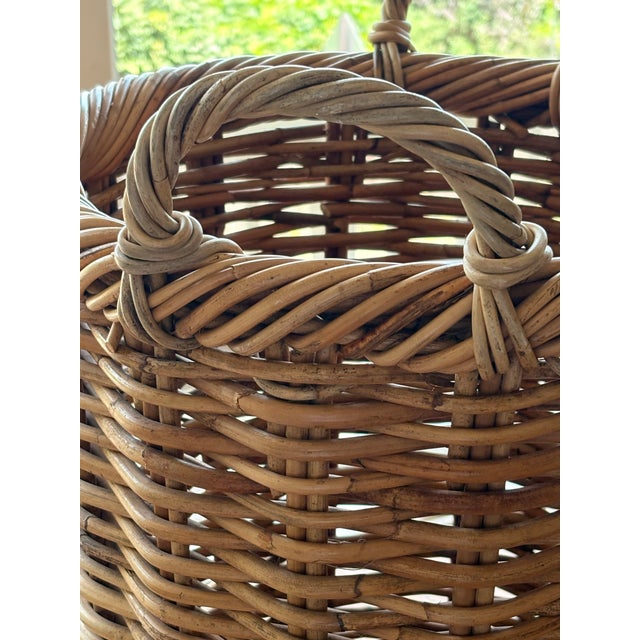 1970s Large English Woven Wicker Basket For Sale - Image 5 of 12
