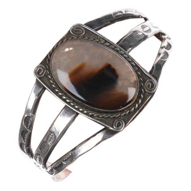 6.25" 1940's Navajo Sterling agate cuff bracelet For Sale