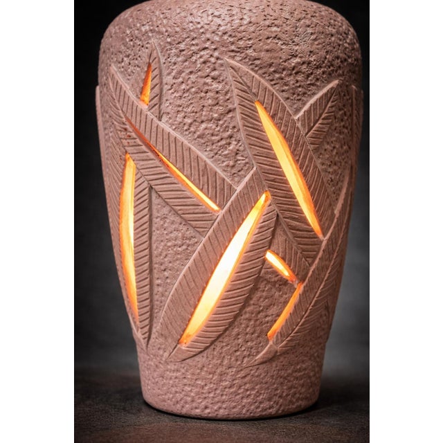 Blush Late 20th Century Hollywood Regency Table Lamps With Illuminated Palm Frond Cutouts — Palm Beach Hollywood Regency Statement Lighting - a Pair For Sale - Image 8 of 8