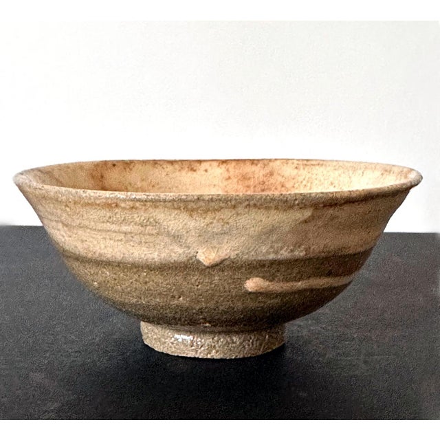 Korean Buncheong Ceramic Tea Bowl with White Slip Glaze Joseon Dynasty For Sale In Atlanta - Image 6 of 12