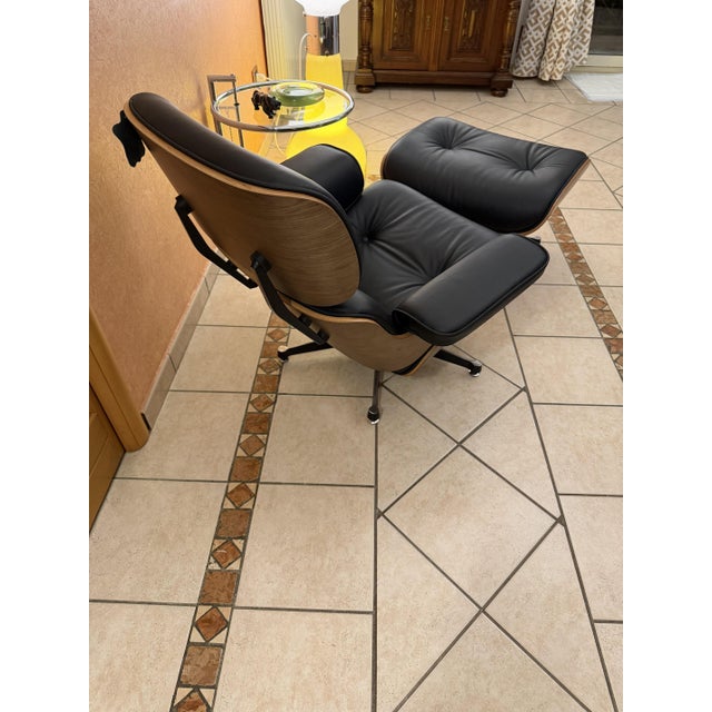 1990s Set of Lounge Chair and Pouf in Leather, 1990s For Sale - Image 5 of 8