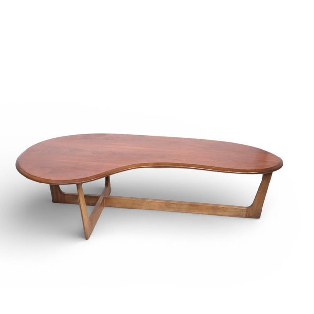 Classic Mid Century Amoeba form coffee table in very good, clean ready to use condition. Design reminiscent of Pearsall,...