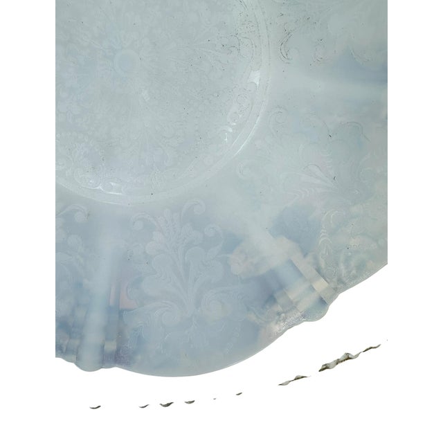 1920s Vintage Aloe Blaster mackBeth Evans America Sweetheart Milk Glass Opalescent Monax Milk Glass Plate For Sale - Image 5 of 7