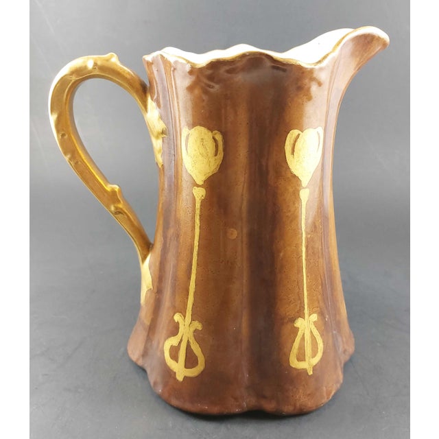 A little history lesson first ... In 1898, brothers William M. and Edward F. Bell incorporated Bell Pottery Company in...