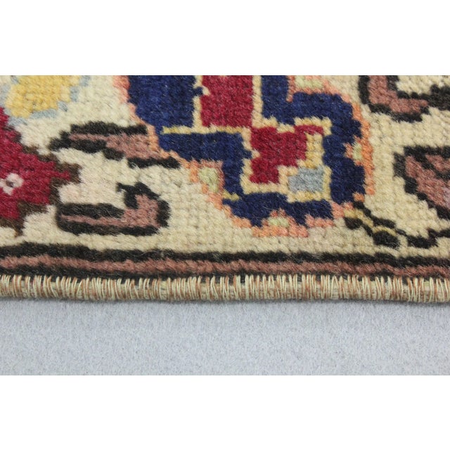 1970s Turkish Vintage Handmade Traditional Floral Design Hand Knotted Small Rug For Sale In Sacramento - Image 6 of 8