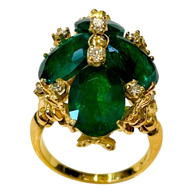 7.5 Carat Natural 4 Oval Cut Emerald & Diamond Flower Ring 18 Karat Yellow Gold, Size 3.75 For Sale