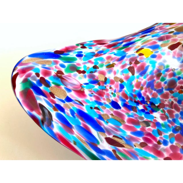 Vintage Mid Century Modernist Italy Multicolor Confetti Murano Art Glass Large Biomorphic Triangular Bowl For Sale In Kansas City - Image 6 of 13