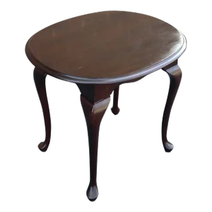 2000s Ethan Allen Georgian Court Traditional Queen Anne Solid Cherry Oval Side Table (11-8406)