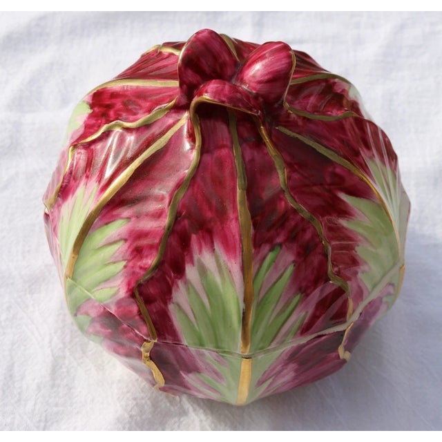 Victorian Mid Century Mottahedeh Red Cabbage Tureen With Under Plate For Sale - Image 3 of 11