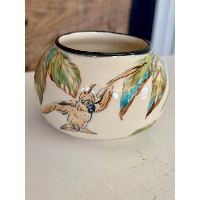 1980s Vintage Hand-Painted Cockatoo Tropical Ceramic Bowl or Cachepot For Sale - Image 5 of 10