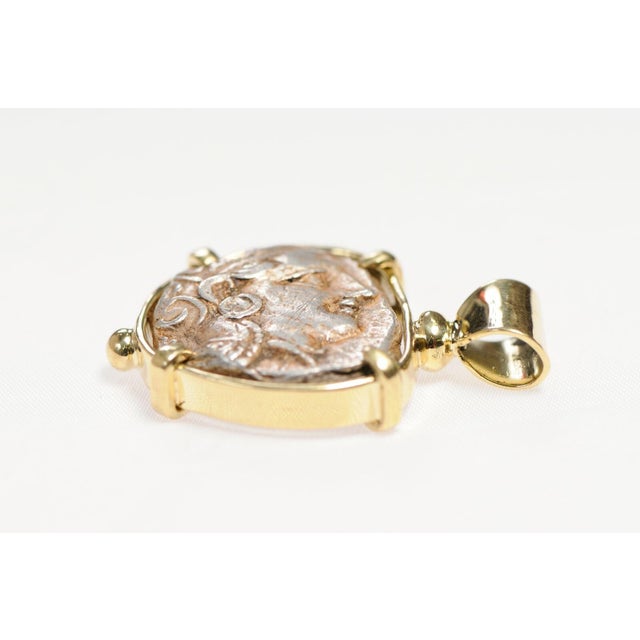 15th Century & Earlier Antique Owl & Athena Coin Pendant in 18kt Gold For Sale - Image 5 of 11