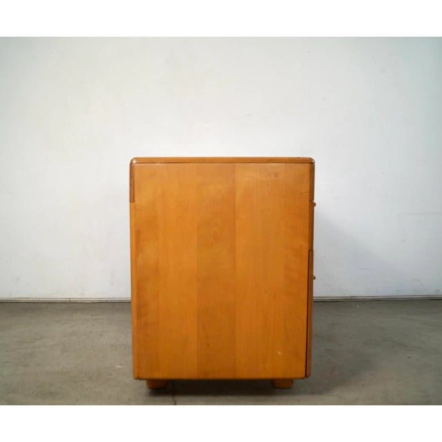 1950’s Mid-Century Modern Heywood Wakefield Solid Maple Desk For Sale In Los Angeles - Image 6 of 12