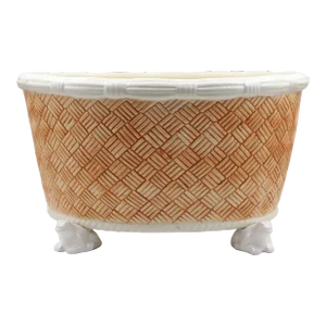 Basket Weave Centerpiece with Frog Feet, Natural/White