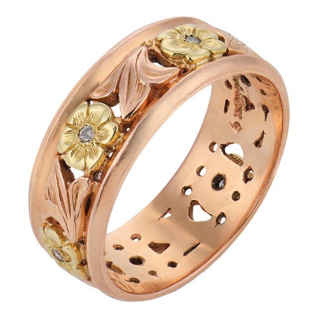 1940s Retro Diamond 14k Rose and Yellow Gold Floral Band, Size 9 For Sale