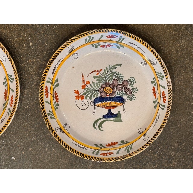 Traditional Pair of 18th Century Delft Polychrome Plates For Sale - Image 3 of 6