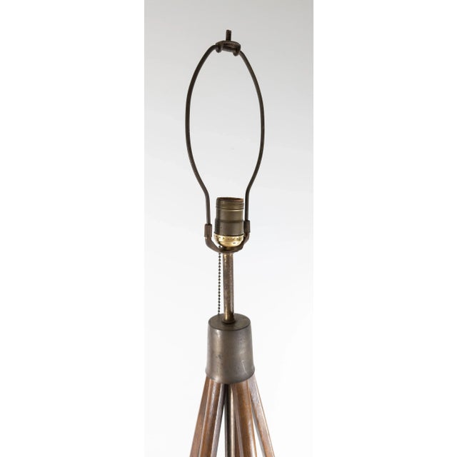Brown Mid-Century Modern Walnut and Brass Danish Style Table Lamp After Adrian Pearsall For Sale - Image 8 of 10