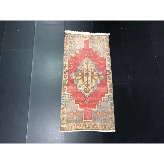 1960s Vintage Turkish Rug-1’6’x3’1" For Sale In Phoenix - Image 6 of 6