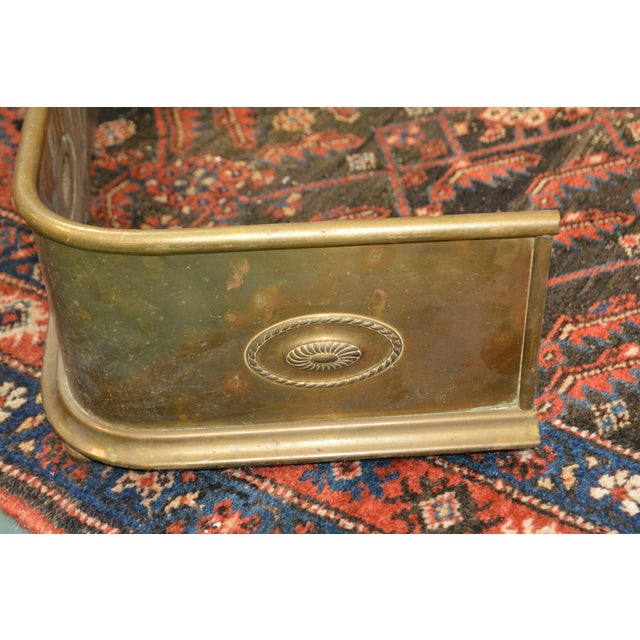 English Brass Small Curved Fireplace Fender With Oval Emblems For Sale - Image 4 of 17
