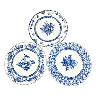 Flow Blue Plates- Set of Three For Sale