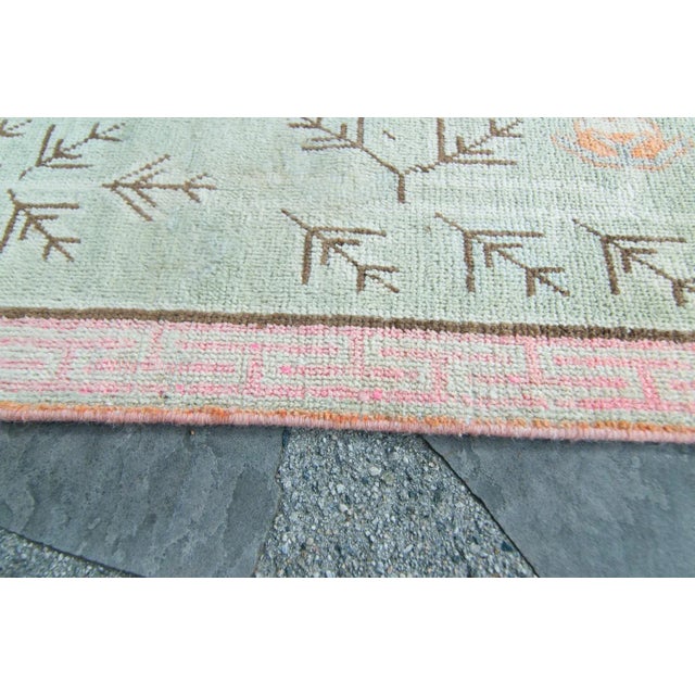 1920s 1920s Antique Pictorial Khotan Samarkand Hand-Knotted Rug - 5′5.5″ × 8′10″ For Sale - Image 5 of 10